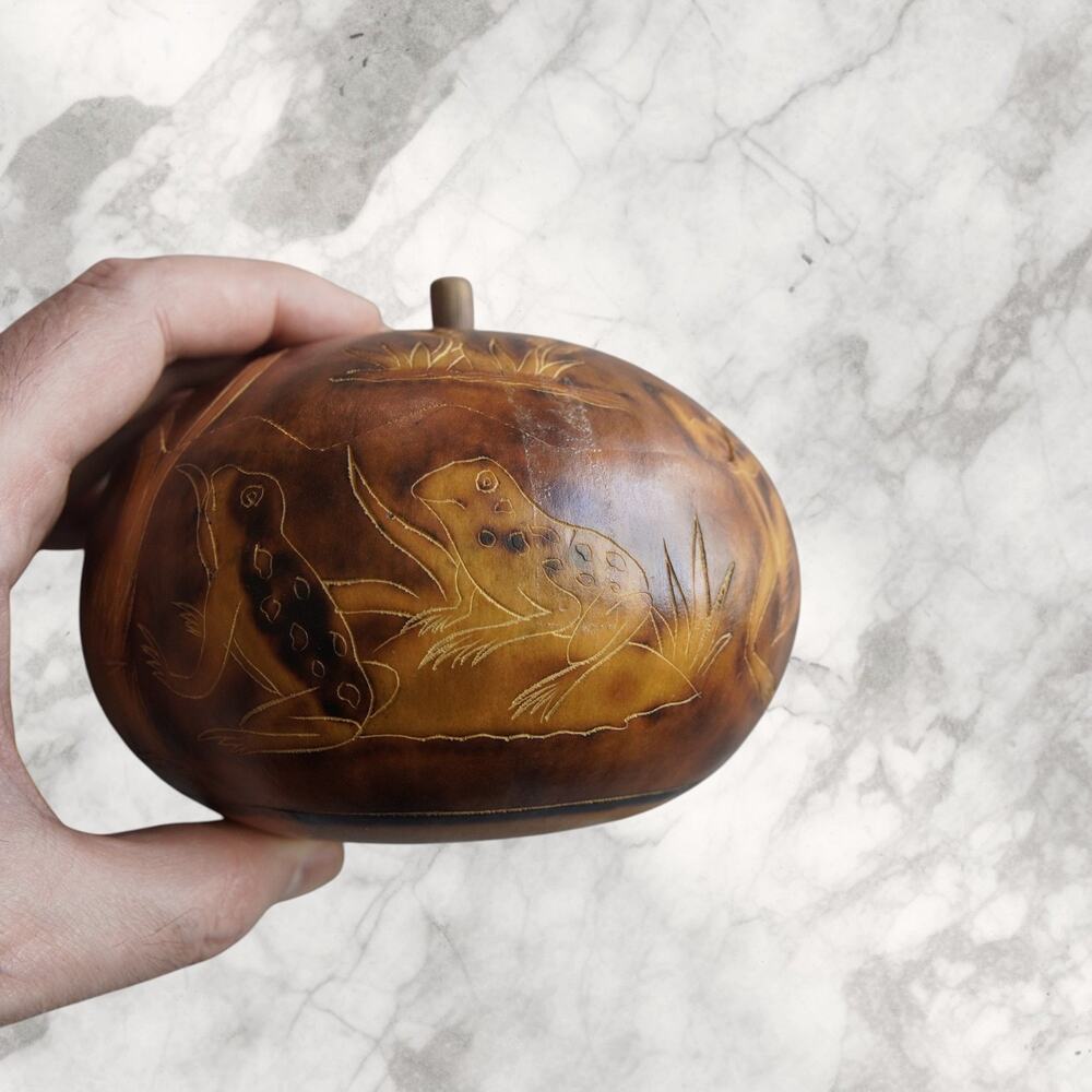 Vintage Detailed Hand Carved Folk Art Gourd 4.5" Trinket Box Star Lid From Peru
